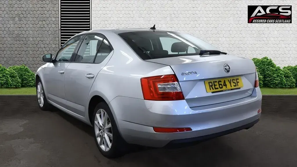 Used Skoda Octavia Elegance 150 HP (110 kW) 2014 Silver Estate