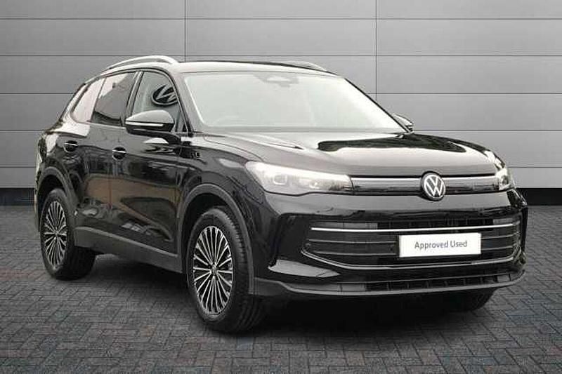 Black Used 2025 VW Tiguan Match SUV | £31,095 (A bit pricey) - Image 1/4