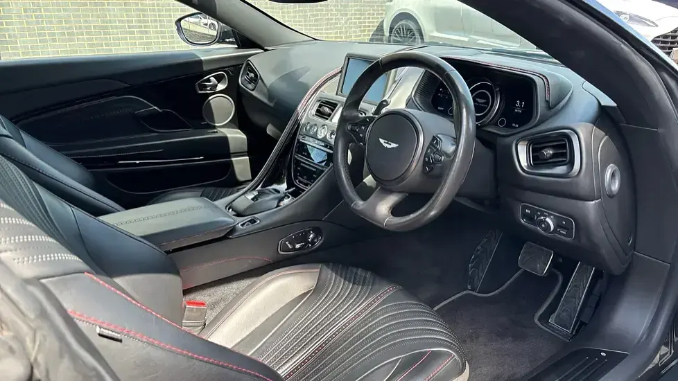 Used Aston Martin DB11 503 HP (369 kW) 2020 Silver