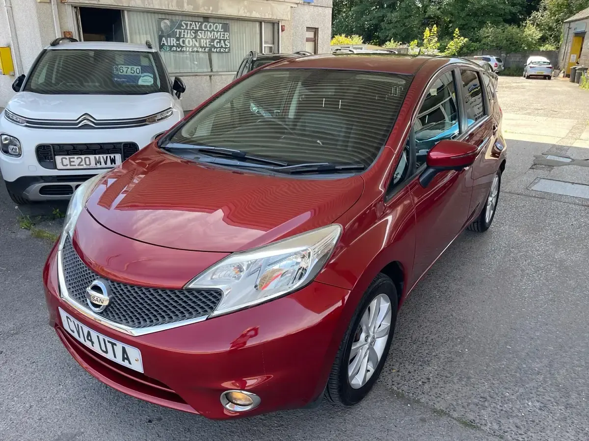 Used Nissan Note Tekna 90 HP (66 kW) 2014 Red Hatchback