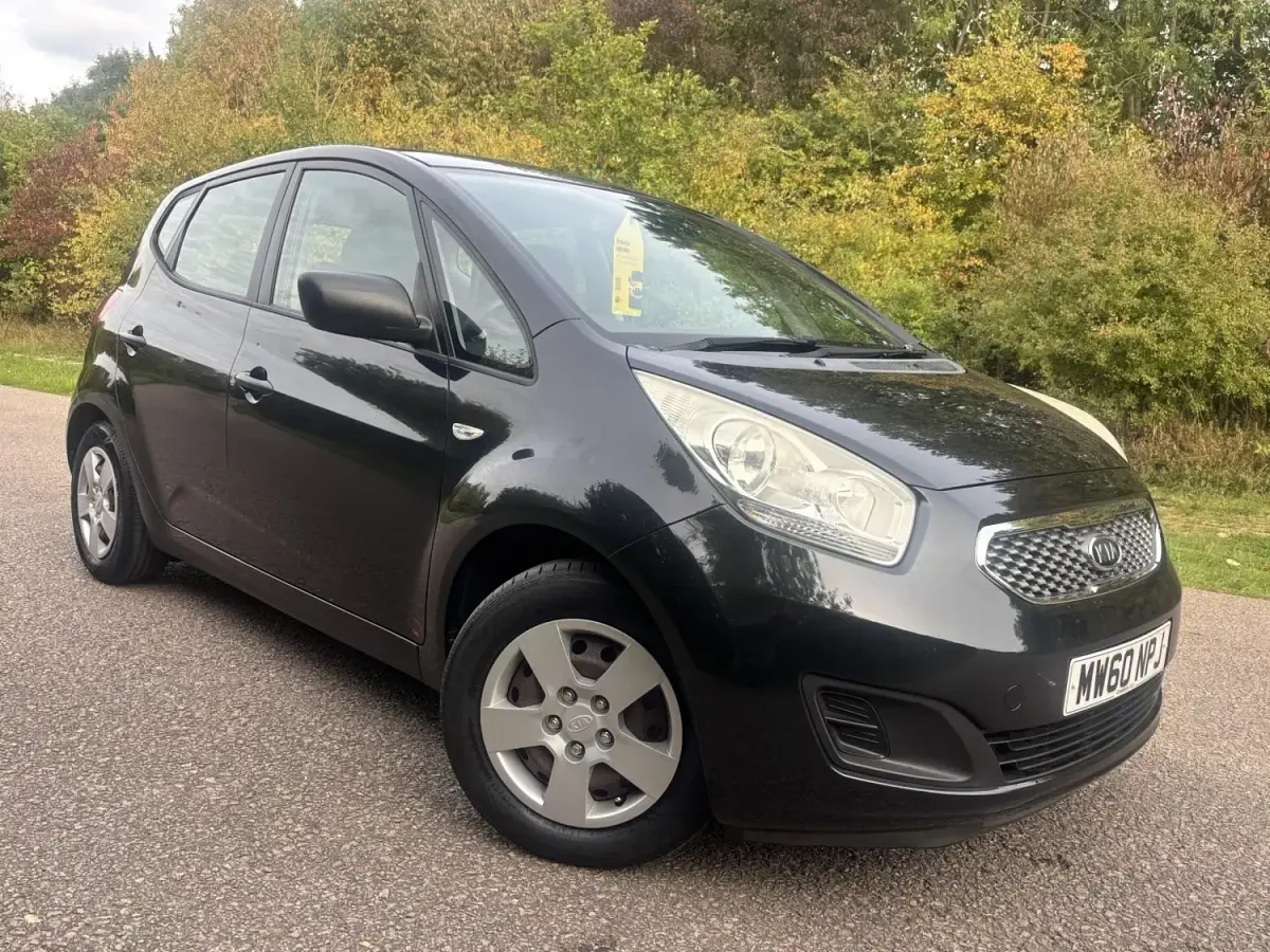 Second-hand Kia Venga 90 CP (66 kW) 2011 Negru Hatchback