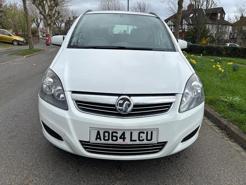 Used Vauxhall Zafira 2015 White MPV