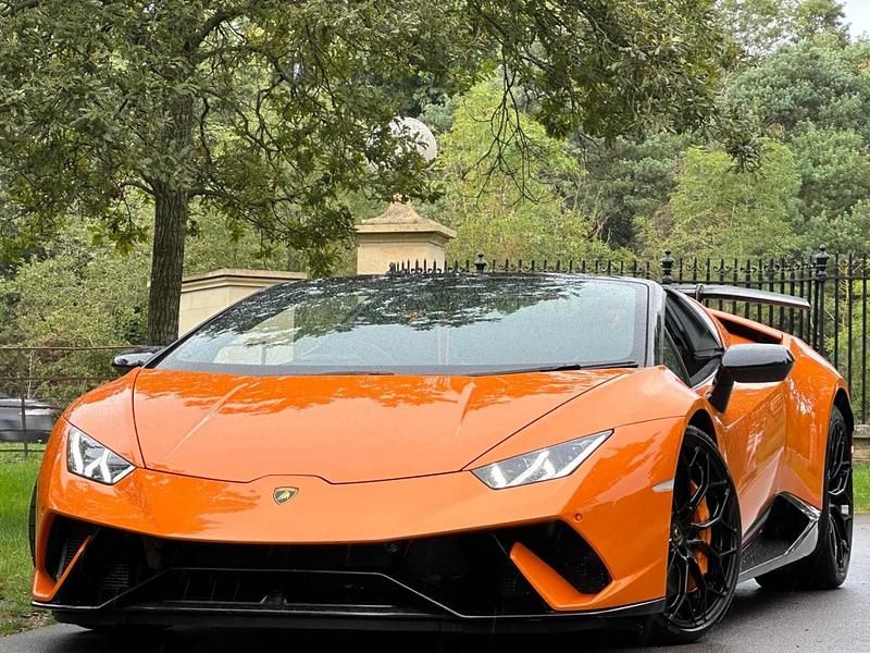 Used Lamborghini Huracán 631 HP (464 kW) 2018 Orange Cabriolet