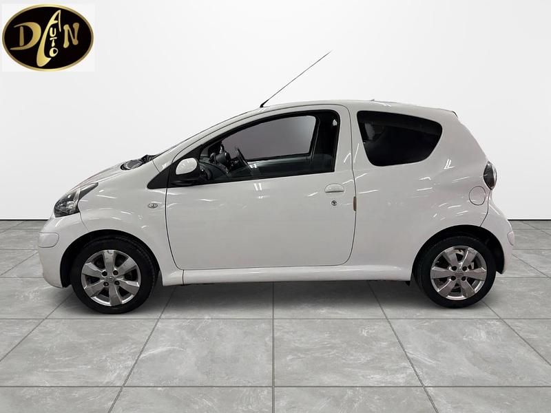 Used Toyota Aygo 2012 White Hatchback