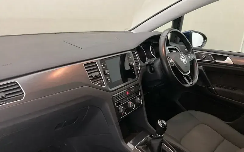 Used VW Golf VII SE 131 HP (96 kW) 2019 Hatchback