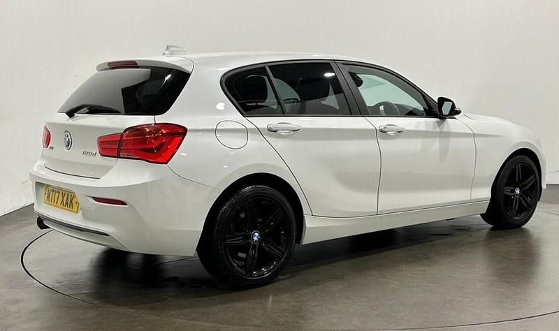 Used BMW 120 Sport Line 190 HP (139 kW) 2017 White Hatchback