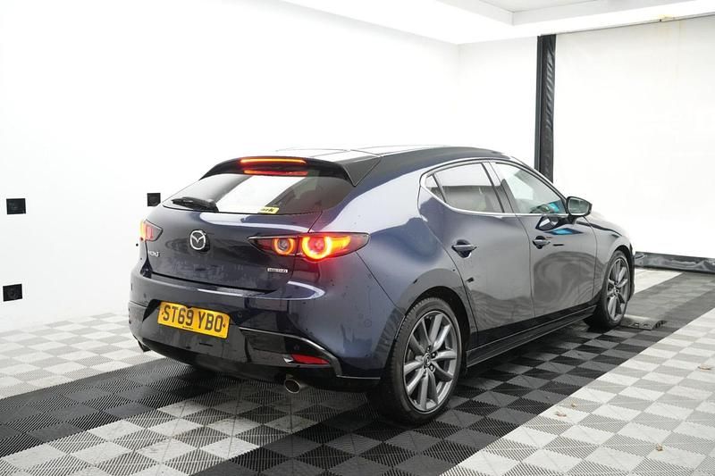 Begagnad Mazda 3 Inclusive 2019 Blå Halvkombi