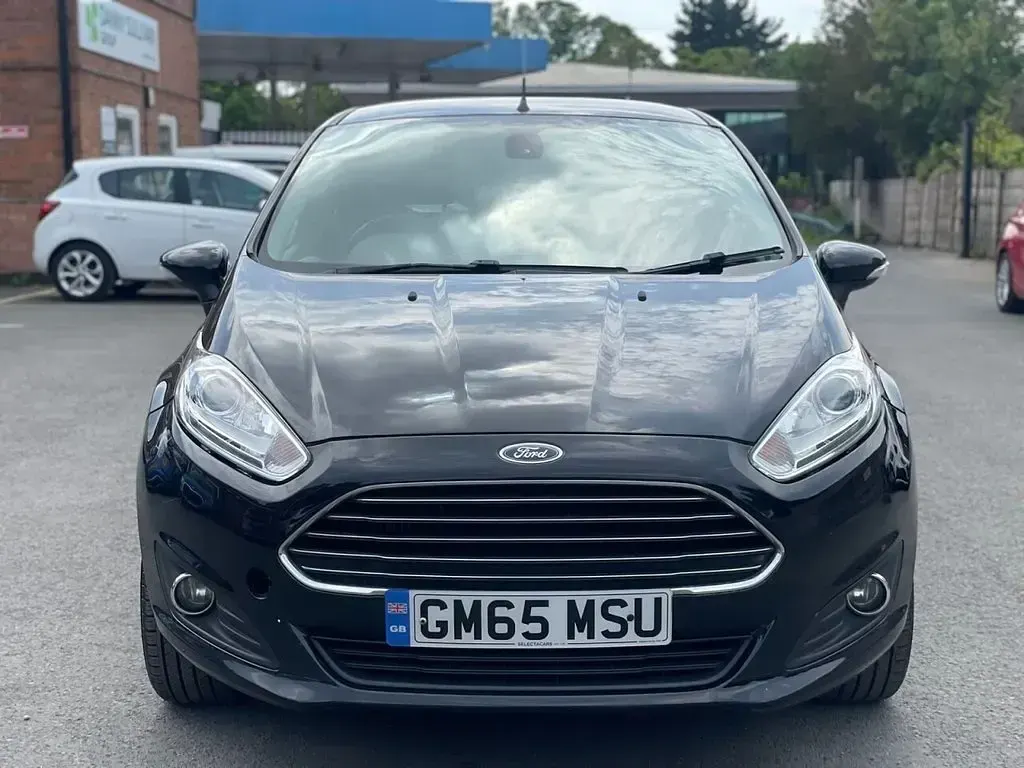 Used Ford Fiesta Titanium 100 HP (73 kW) 2015 Black Hatchback