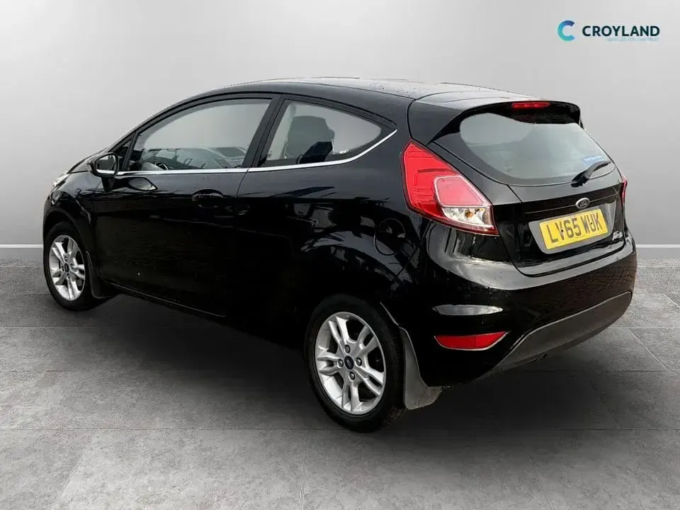 Used Ford Fiesta Zetec 100 HP (73 kW) 2015 Black Hatchback