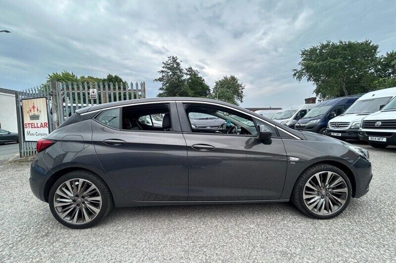 Grey Used 2016 Vauxhall Astra Elite Hatchback | £4,290 (Super price) - Image 1/1