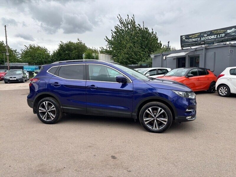 Blue Used 2018 Nissan Qashqai N-Connecta SUV | £7,290 (Fair price) - Image 1/4