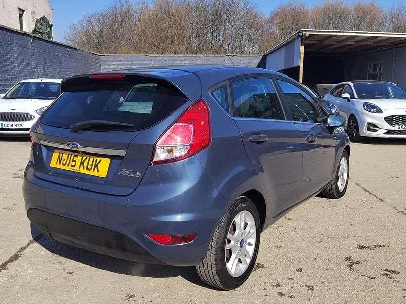 Used Ford Fiesta Zetec 80 HP (58 kW) 2015 Grey Hatchback