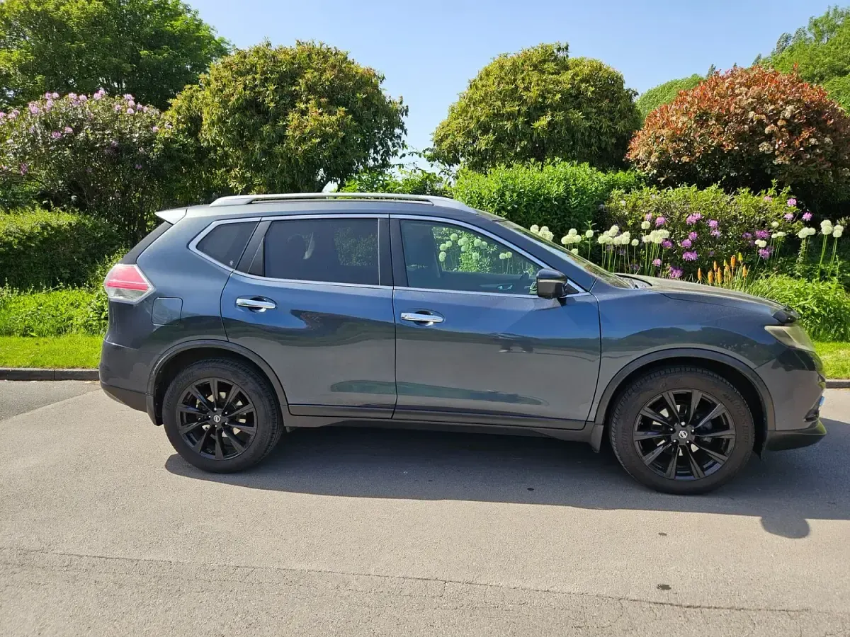Used Nissan X-Trail N-TEC 130 HP (95 kW) 2014 Blue SUV