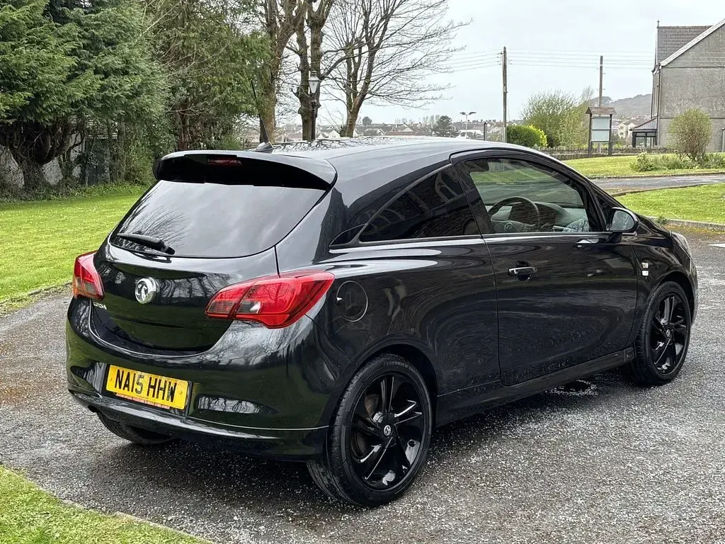 Used Vauxhall Corsa Edition 70 HP (51 kW) 2015 Black Hatchback