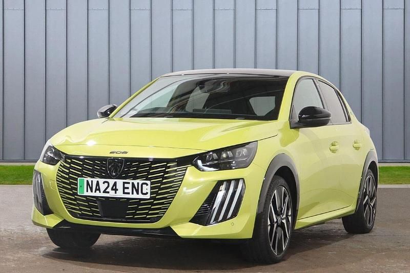 Second-hand Peugeot e-208 GT 113 kW (154 CP) 2024 Galben Hatchback