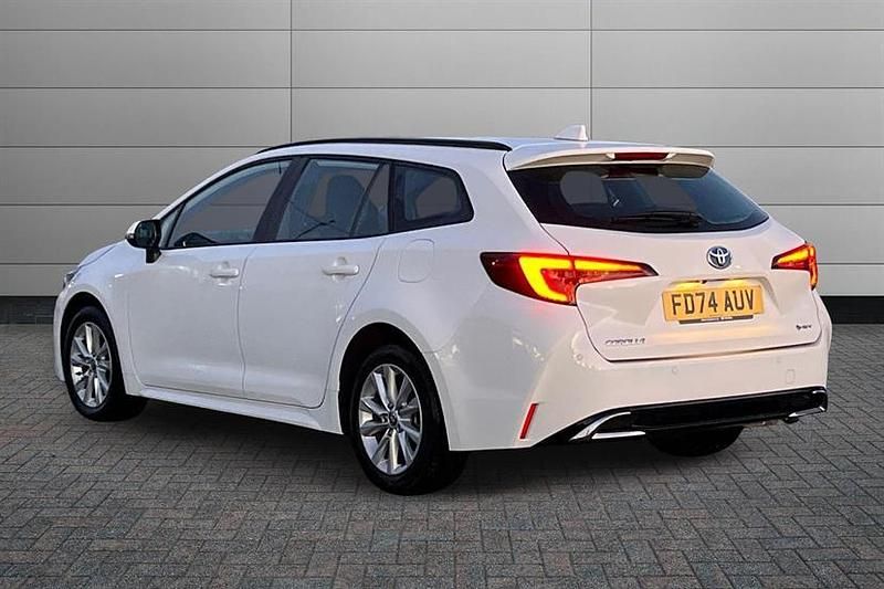 Used Toyota Corolla Sport 140 HP (102 kW) 2024 White Estate