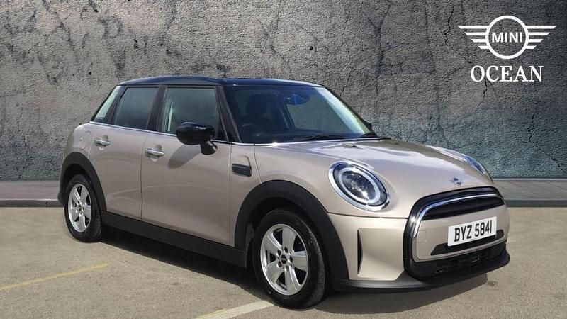 Grey Used 2022 Mini Cooper Classic Hatchback | £18,750 (Fair price) - Image 1/4