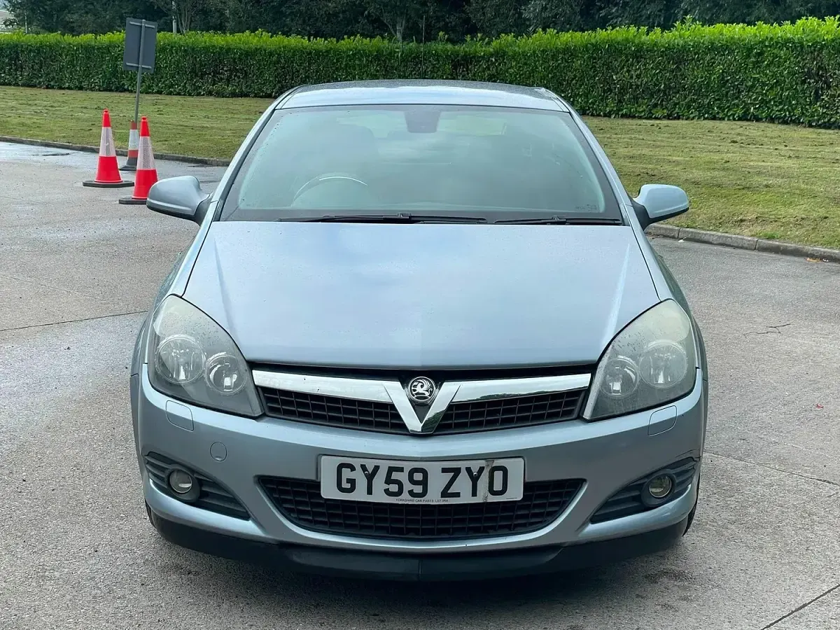 Used Vauxhall Astra Design Edition 2009 Silver Hatchback