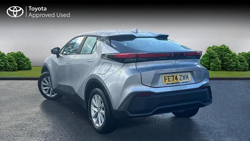 Used Toyota C-HR 140 HP (102 kW) 2024 Silver metallic SUV