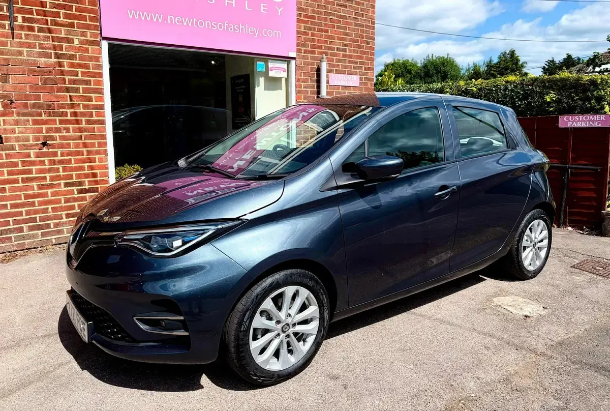 Used Renault Zoe Iconic 100 kW (136 HP) 2021 Hatchback