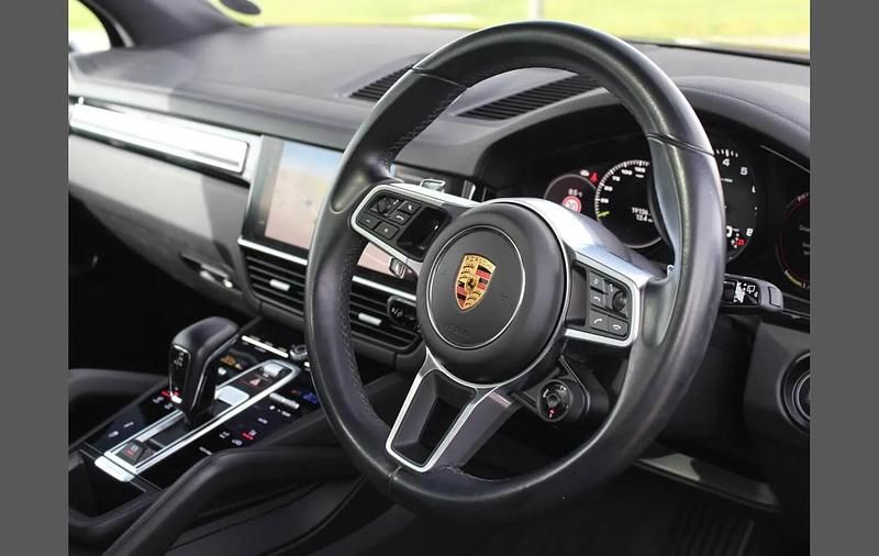 Used Porsche Cayenne Platinum Edition 456 HP (335 kW) 2023 Blue SUV