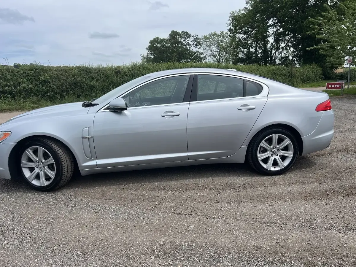 Used Jaguar XF Luxury 236 HP (173 kW) 2010 Silver Sedan