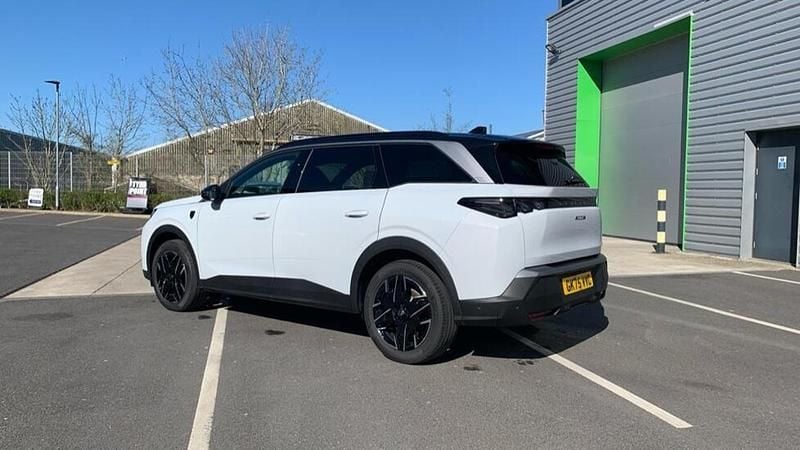 New Peugeot 5008 GT 134 HP (98 kW) 2025 White SUV