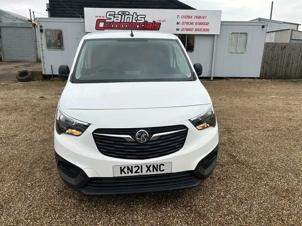 Used Vauxhall Combo 100 HP (73 kW) 2021 White Van