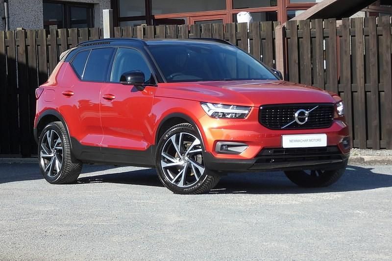 Fusion red Used 2019 Volvo XC40 R-Design Pro SUV | £19,495 (Fair price) - Image 1/4