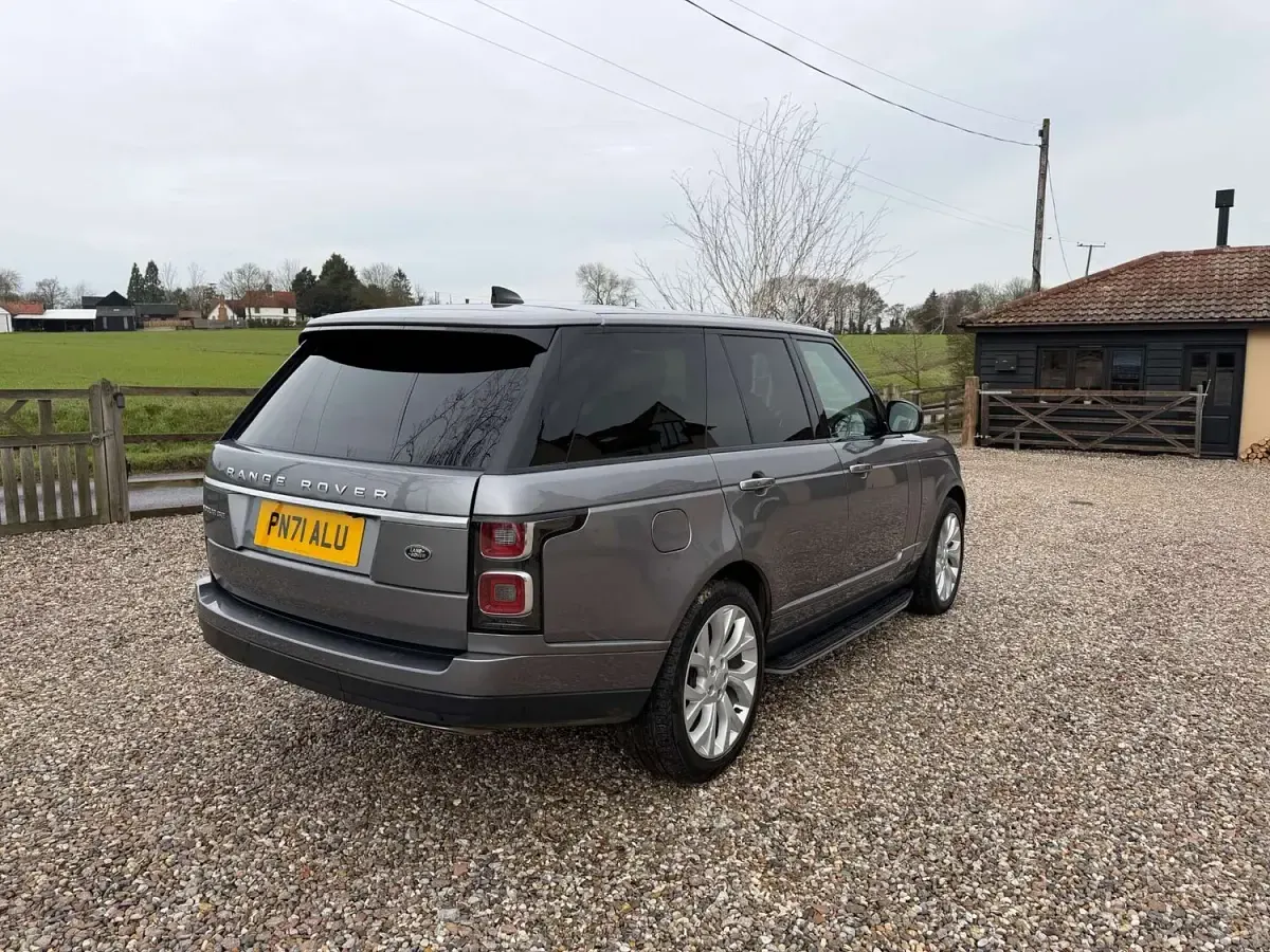 Used Land Rover Range Rover Vogue SE 300 HP (220 kW) 2021 Grey SUV