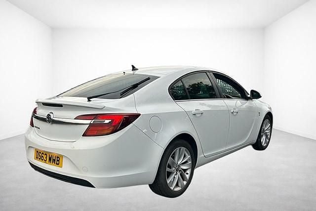 Used Vauxhall Insignia SRi 2013 White Hatchback