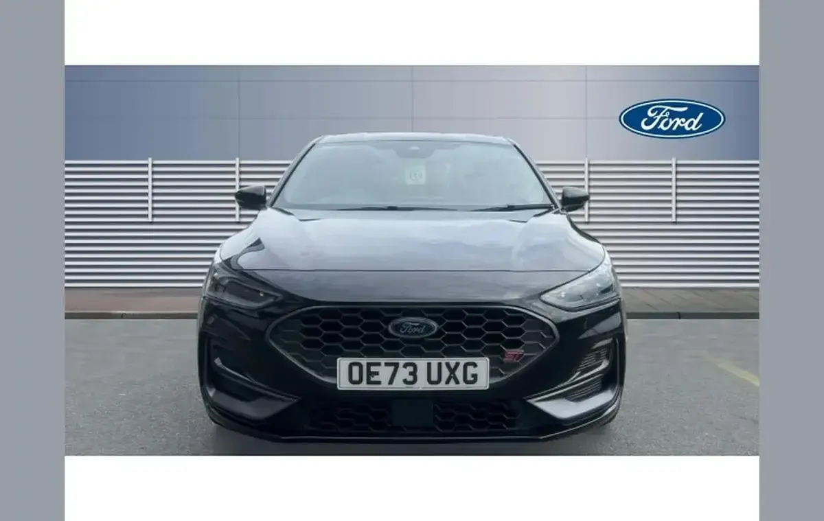 Used Ford Focus ST 276 HP (202 kW) 2023 Black Hatchback