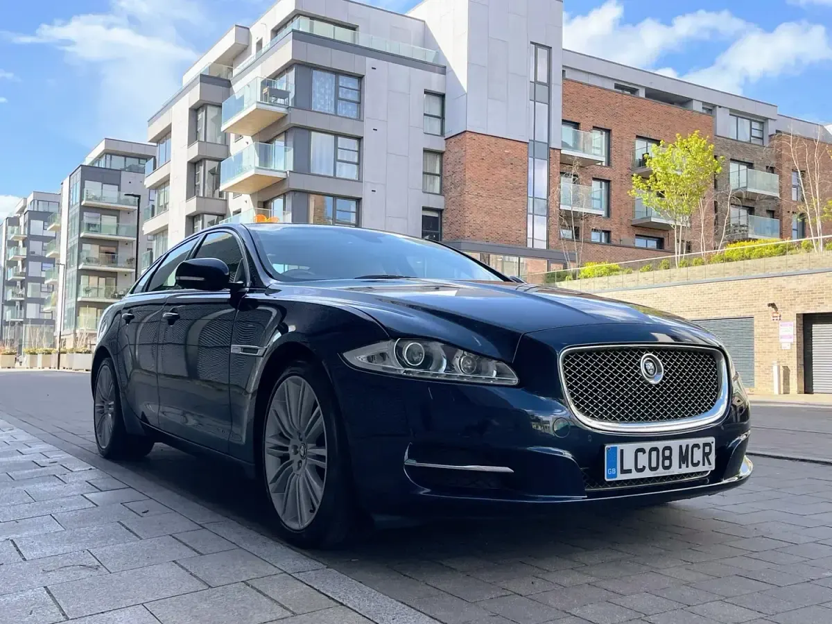 Used Jaguar XJ Portfolio 385 HP (283 kW) 2012 Blue Sedan