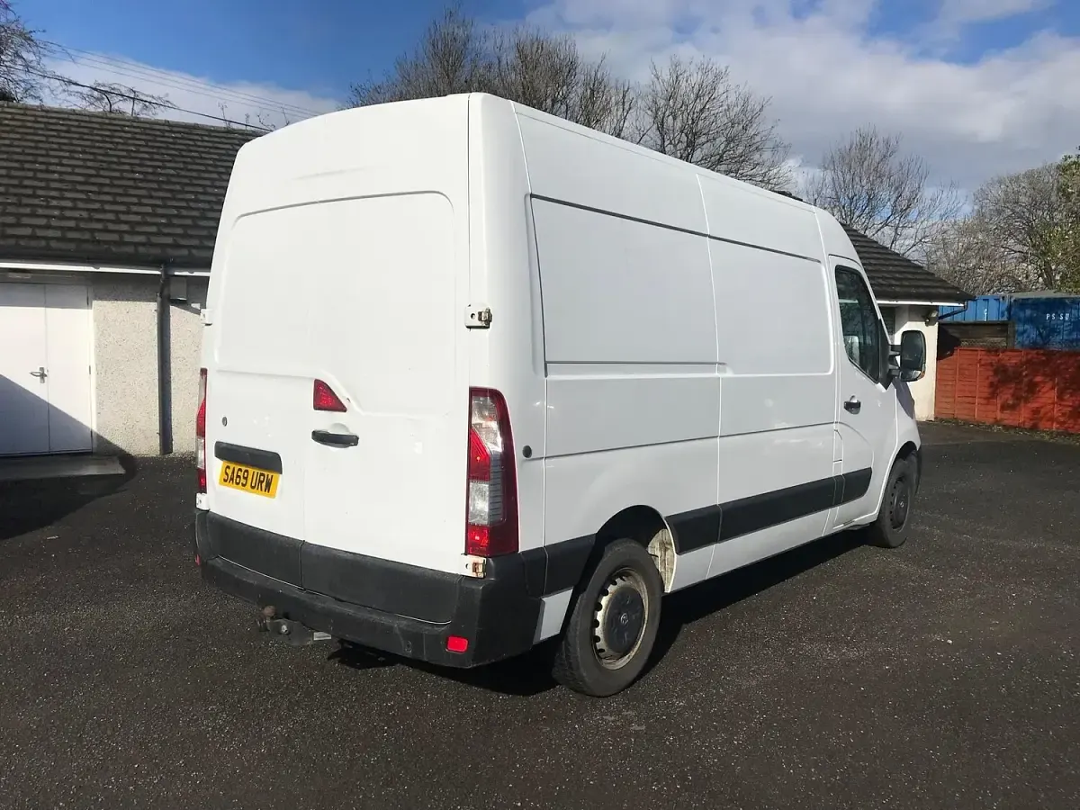 Used Vauxhall Movano 130 HP (95 kW) 2019 White MPV