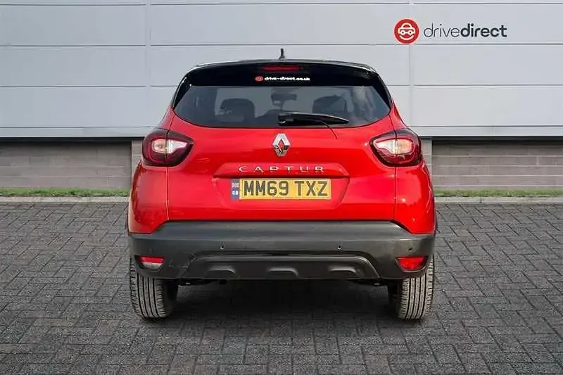 Second-hand Renault Captur Iconic 90 CP (66 kW) 2020 Roșu SUV