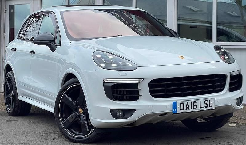 Usado Porsche Cayenne 262 HP (192 kW) 2016 Branco SUV
