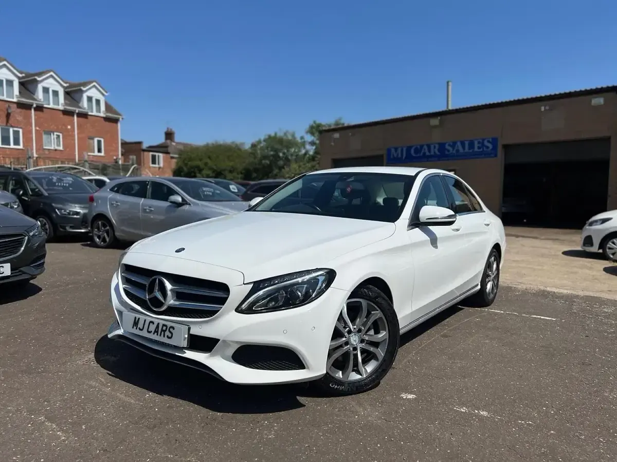Used Mercedes C200 136 HP (100 kW) 2015 White Sedan