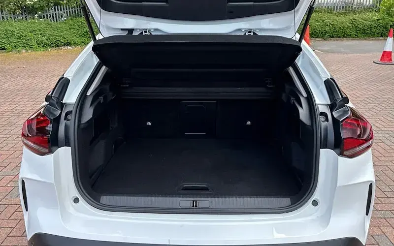 Gebraucht Citroën C4 PureTech 131 PS (96 kW) 2024 Weiß SUV