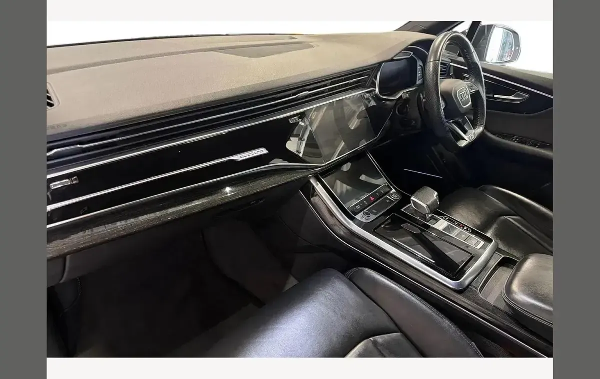 Used Audi Q7 Black Edition 286 HP (210 kW) 2020 Daytona grey SUV