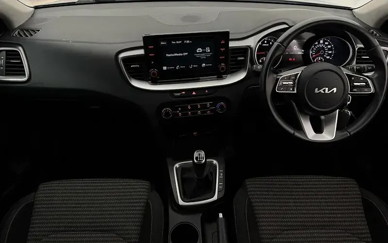 Used Kia Ceed 120 HP (88 kW) 2021 Silver Hatchback