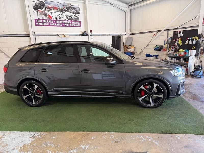 Begagnad Audi Q7 Black Edition 2020 Grå SUV