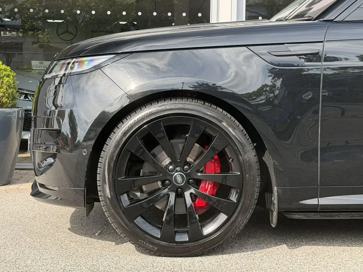 Used Land Rover Range Rover Sport First Edition 350 HP (257 kW) 2023 Black SUV