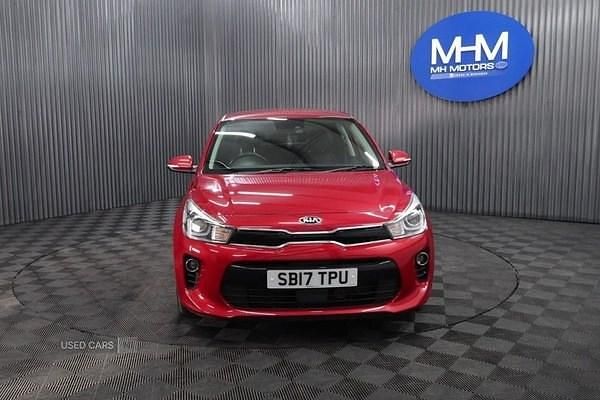 Begagnad Kia Rio 89 HK (65 kW) 2017 Röd Halvkombi