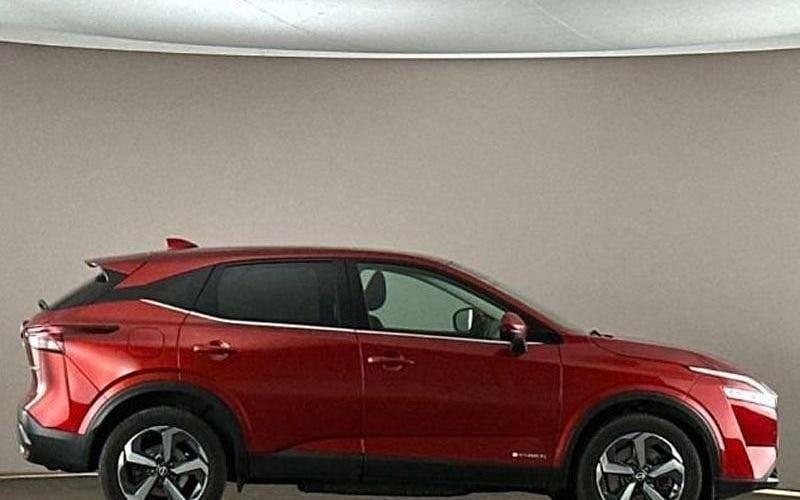 Used Nissan Qashqai N-Connecta 190 HP (139 kW) 2023 Red SUV