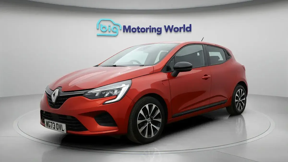 Używany Renault Clio V Evolution 90 KM (66 kW) 2023 Czerwony Hatchback