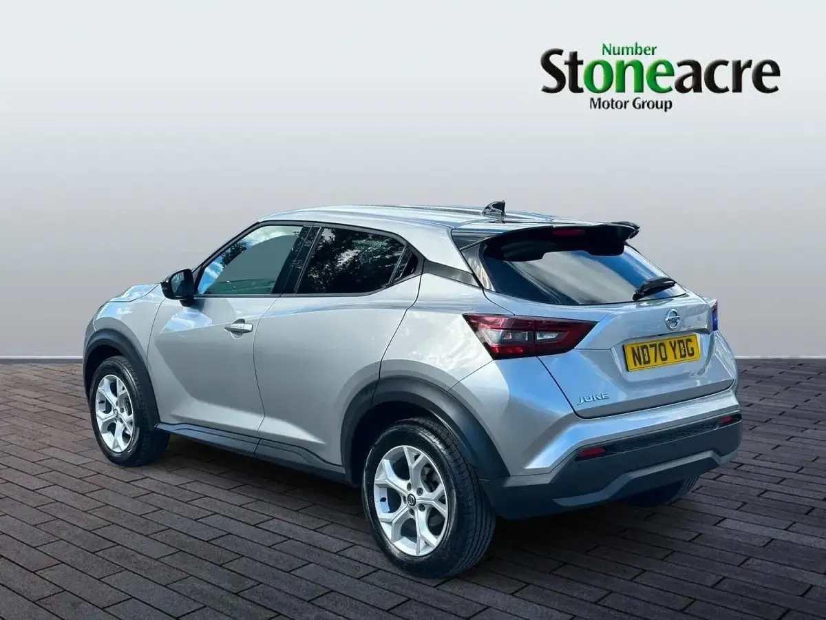 Used Nissan Juke N-Connecta 114 HP (83 kW) 2021 Silver SUV