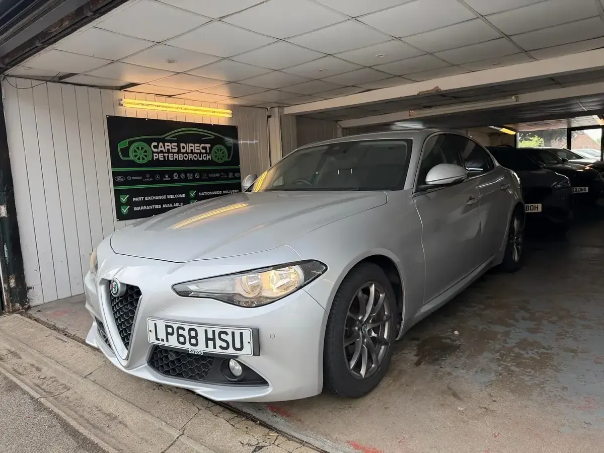 Used Alfa Romeo Giulia 150 HP (110 kW) 2018 Silver Sedan