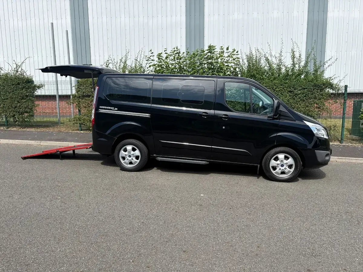Used Ford Tourneo Custom Titanium 130 HP (95 kW) 2018 Black Van
