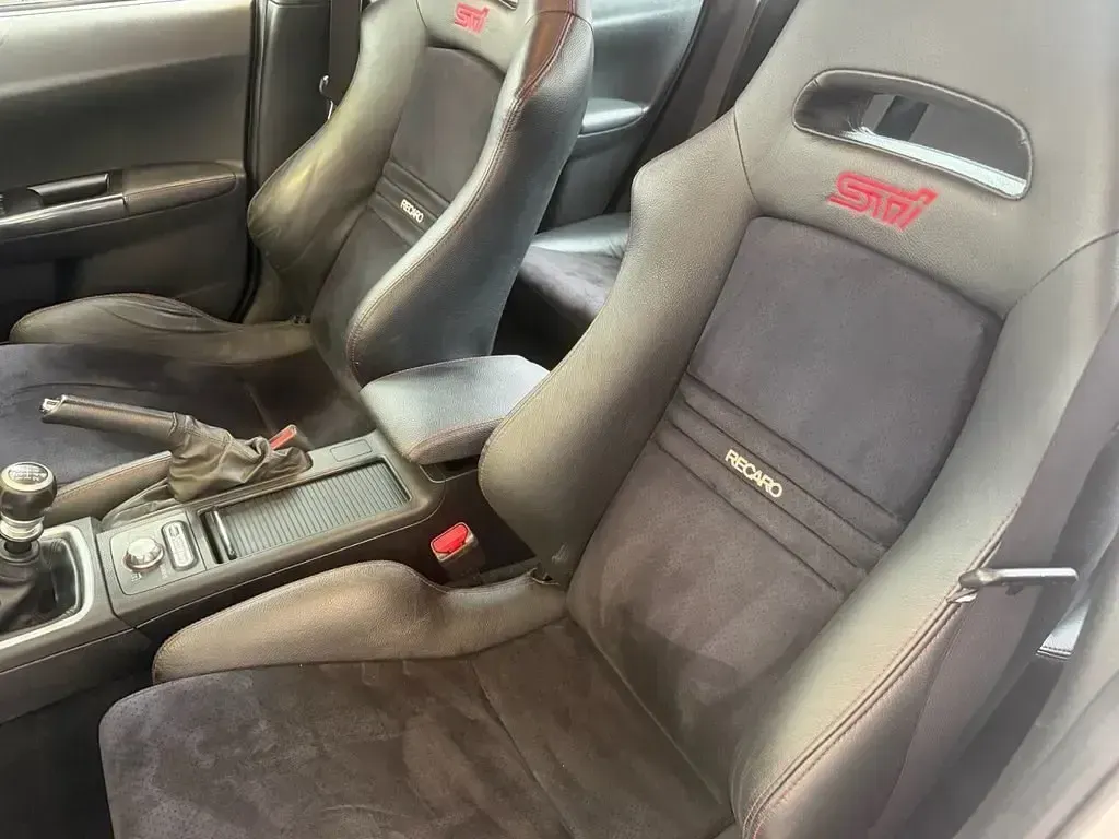Begagnad Subaru WRX STI 300 HK (220 kW) 2012 Vit Sedan