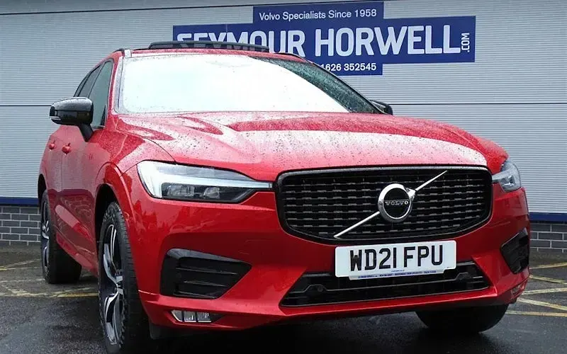 Used Volvo XC60 R-Design 197 HP (144 kW) 2021 SUV